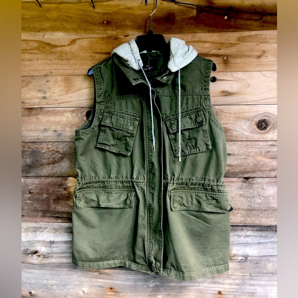 La Coalition Women’s Cargo Vest